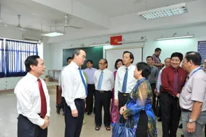 Ông Nguyễn Thiện Nhân làm việc với ĐH Nguyễn Tất Thành