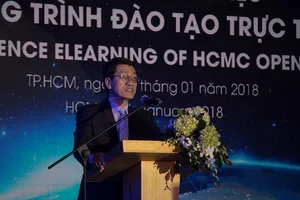 Đào tạo trực tuyến 'lấn sân' giáo dục truyền thống