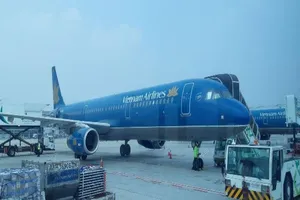 Bão lớn khiến 8 chuyến bay đến Nhật bị chậm 