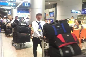 Đi máy bay bị thất lạc hành lý, 'tìm' ai để lấy lại?