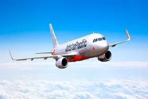 Máy bay hạ cánh khẩn cứu bệnh nhân lên cơn đau tim