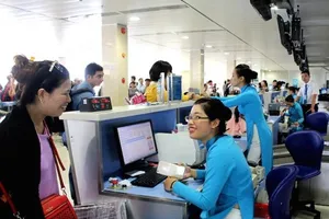 Nhu cầu mua vé máy bay dịp cuối năm tăng cao- Ảnh minh họa