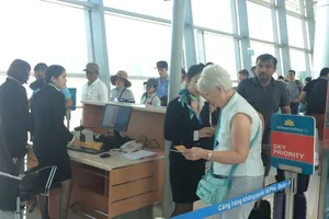 Tăng cường hàng trăm chuyến bay dịp Tết