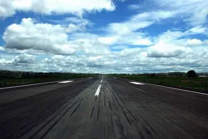 Đường băng số 2 sân bay Cam Ranh