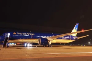 Siêu máy bay Boeing 787-10 Dreamliner đã về Việt Nam