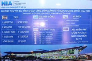Niêm yết 14 hãng taxi hoạt động tại sân bay Nội Bài