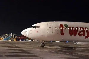 Máy bay của Hàn Quốc hạ cánh khẩn tại Tân Sơn Nhất