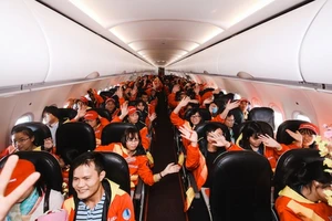 Miễn phí 500 vé máy bay cho công nhân về quê dịp tết