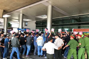 Cận cảnh buổi diễn tập khẩn nguy tại sân bay Tân Sơn Nhất