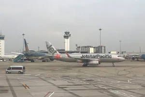 Đề xuất sửa chữa đường băng ở Tân Sơn Nhất vào ban đêm