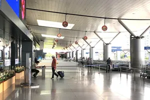 Cận cảnh sân bay phục vụ 38 triệu khách đìu hiu thời COVID-19