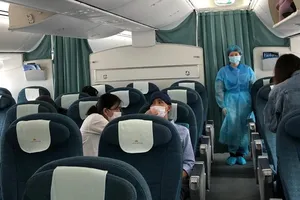 Đón 12 công dân mắc kẹt 10 ngày ở sân bay Nhật về nước