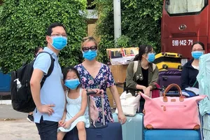 Giải quyết khủng hoảng kinh tế cũng phải quyết liệt như y tế