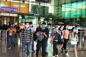 Lễ 30-4, sân bay Tân Sơn Nhất 'bận rộn' trở lại