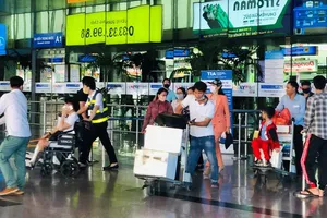 Sân bay Tân Sơn Nhất sôi động sau thời gian dài yên ắng