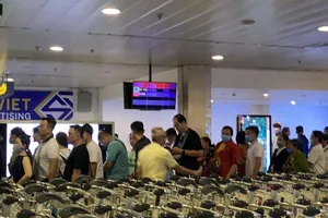  17 giờ hôm nay sân bay Tân Sơn Nhất hoạt động trở lại