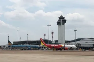 Vi phạm kỉ luật trên máy bay, 3 vị khách bị cấm bay một năm