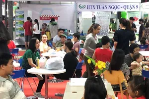 Nhân sự ngành dịch vụ trên đà phục hồi