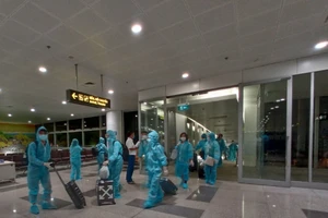 Máy bay lớn nhất Việt Nam đưa 350 công dân từ Mỹ về nước