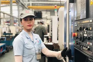 Đại dịch COVID-19 khiến lương giảm nghiêm trọng