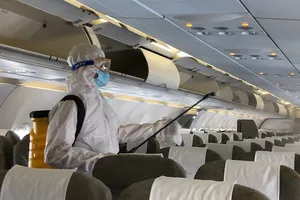 Hãng bay nâng phòng dịch COVID-19 lên cấp 3
