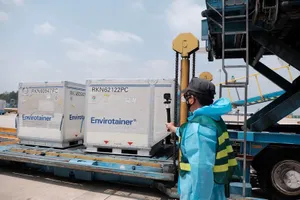 Vietnam Airlines vận chuyển miễn phí 5 triệu liều vaccine 
