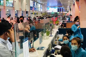 Lấy mẫu 500 xét nghiệm ngẫu nhiên ở sân bay Tân Sơn Nhất