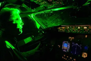 3 sân bay thường bị chiếu đèn laser uy hiếp an toàn bay