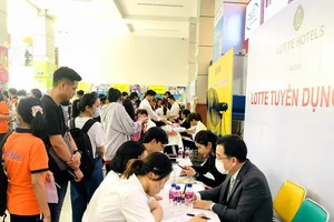 Bất chấp dịch COVID-19 ngân hàng, chứng khoán vẫn tuyển dụng nhân sự