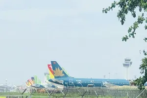 Yêu cầu các hãng bay dừng bán vé nội địa, trả lại tiền cho khách