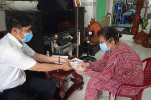 Bưu điện TP.HCM huy động 1.000 nhân viên phát lương tại nhà