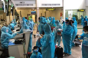 Yêu cầu các hãng dừng bán vé máy bay nội địa