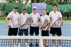 Giải quần vợt hỗ trợ gia đình khó khăn do COVID-19