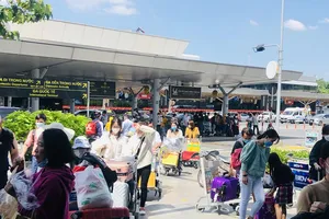 Chặng bay Hà Nội đi TPHCM chỉ còn vé thương gia 10,4 triệu đồng/vé