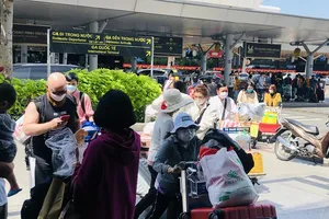Sân bay Tân Sơn Nhất: khách tăng kỉ lục sau thời gian nghỉ Tết