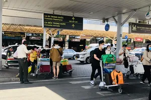 Các hãng hàng không tăng cường 100 chuyến bay đêm