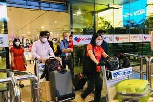 Các hãng bay dừng kiểm tra thẻ hành lý 