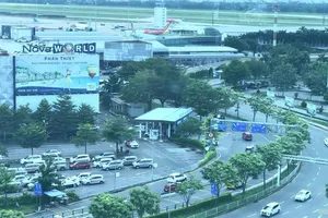 Chặn gian lận giá cước taxi, ép khách tại sân bay Tân Sơn Nhất