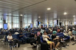 Các chuyến bay đến sân bay Tân Sơn Nhất 'cháy vé'