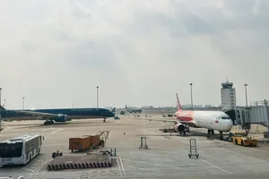 Thiếu máy bay, nhiều chặng bay khan vé, giá cao