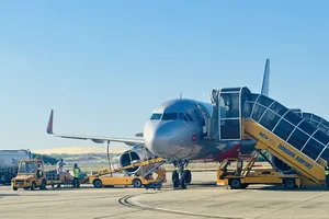 Sân bay nóng như 'chảo lửa' có ảnh hưởng đến các chuyến bay?