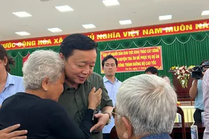 Phó Thủ tướng Trần Hồng Hà gặp gỡ người dân khu vực khai thác cát làm cao tốc 