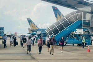 Ngóng giá vé máy bay hè hạ nhiệt 