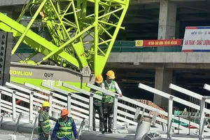 Nhà ga T3 sân bay Tân Sơn Nhất dần lộ diện