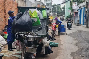 TP.HCM kiến nghị cấm xe thu gom rác thô sơ có khả thi?
