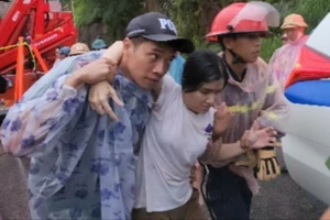 Vụ ô tô lao xuống vực đèo Bảo Lộc: Túi khí trong xe cứu nghi can thoát chết