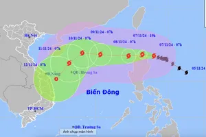 Bão YINXING sát cấp siêu bão, ngày mai vào Biển Đông