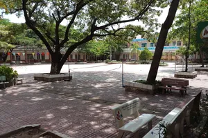 Kỷ luật khiển trách giáo viên chủ nhiệm em Phạm Song Toàn