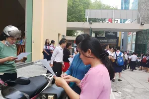 Trường chuyên Trần Đại Nghĩa phát phiếu thi khảo sát vào lớp 6