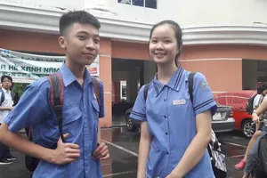 Thí sinh sốc khi môn văn lại ra đề 'Đoàn thuyền đánh cá'